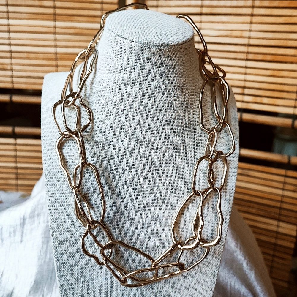 Squiggly Gold Tone Oversized Link Chain Very Long Necklace Vintage Condition
